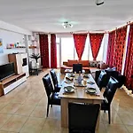 Anabella Summerland Apartment